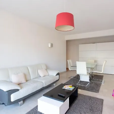 Helios Furnished Flat Apartmán